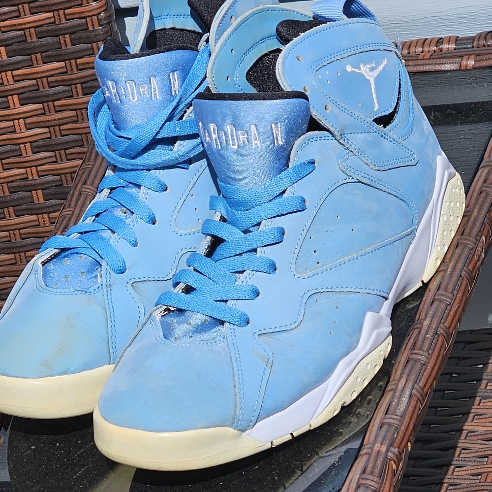 Air Jordan 7 Retro Pantone UNC Baby Blue 304775-400  Size 11